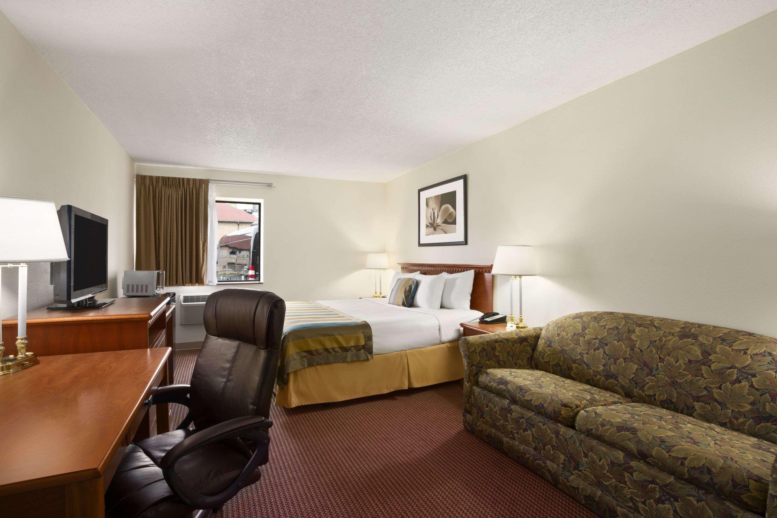 Days Inn By Wyndham Middletown Exterior photo